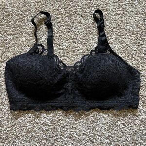 Bali lacy black bralette size medium.